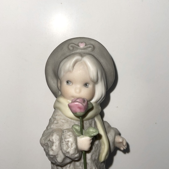1996 Kim Anderson Girl with Rose. - Picture 2 of 3